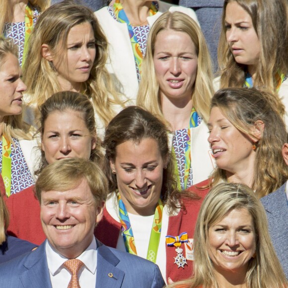 Le roi Willem-Alexander et la reine Maxima des Pays-Bas ont reçu le 24 août 2016 les médaillés olympiques néerlandais des JO de Rio au palais Noordeinde à La Haye. Leur bilan s'élève à 19 médailles, dont huit en or.