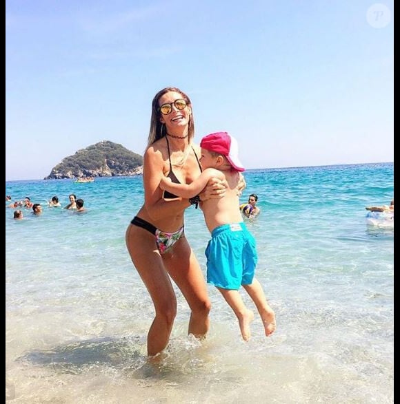 Emilie Nef Naf heureuse avec son fils, sur Instagram, août 2016