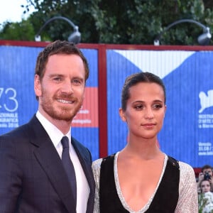 Michael Fassbender et sa compagne Alicia Vikander présentent Une vie entre deux océans au 73ème Festival du Film de Venise. Italie, le 1er septembre 2016