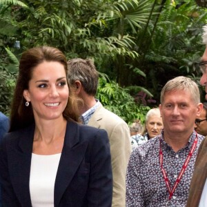 Kate Middleton et le prince William lors de leur visite de l'Eden Project, un complexe environnemental en Cornouailles, le 2 septembre 2016.