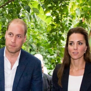 Kate Middleton et le prince William lors de leur visite de l'Eden Project, un complexe environnemental en Cornouailles, le 2 septembre 2016.