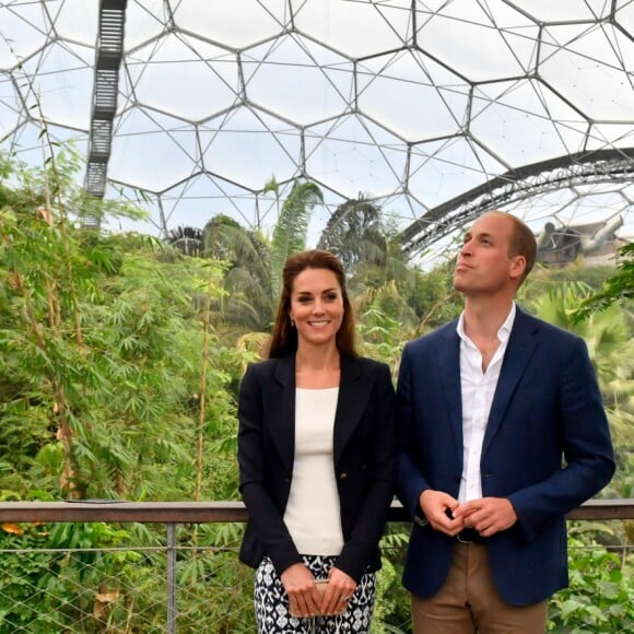 Kate Middleton et le prince William lors de leur visite de l'Eden Project, un complexe environnemental en Cornouailles, le 2 septembre 2016.