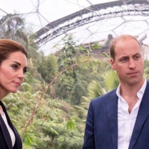 Kate Middleton et le prince William lors de leur visite de l'Eden Project, un complexe environnemental en Cornouailles, le 2 septembre 2016.