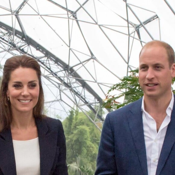 Kate Middleton et le prince William lors de leur visite de l'Eden Project, un complexe environnemental en Cornouailles, le 2 septembre 2016.