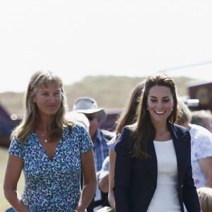 Le prince William, duc de Cambridge, et Kate Middleton, duchesse de Cambridge, visitant le jardin de l'abbaye à Tresco sur les îles Scilly le 2 septembre 2016.