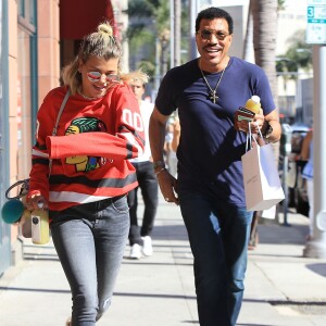 Lionel Richie et s fille Sofia Richie passent la journée ensemble à Beverly Hills le 2 septembre 2016.