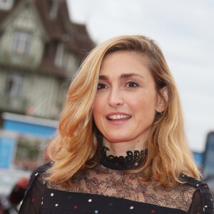 Julie Gayet - Ouverture du 42e Festival du cinéma Américain de Deauville le 2 septembre 2016. © Denis Guignebourg/Bestimage