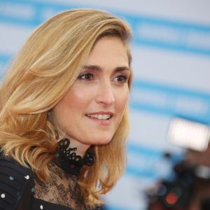 Julie Gayet - Ouverture du 42e Festival du cinéma Américain de Deauville le 2 septembre 2016. © Denis Guignebourg/Bestimage