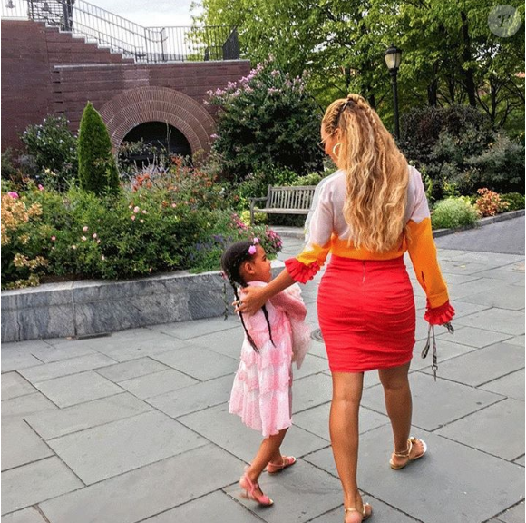 Beyoncé a partagé des photos d'elle avec sa fille Blue Ivy dans les rues de New York, sur sa page Instagram le 4 septembre 2016