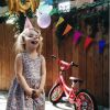 Coeur de Pirate a dévoilé des photos de l'anniversaire de sa fille Romy, sur Instagram. Août 2016. La jeune fille a eu droit à un vélo !