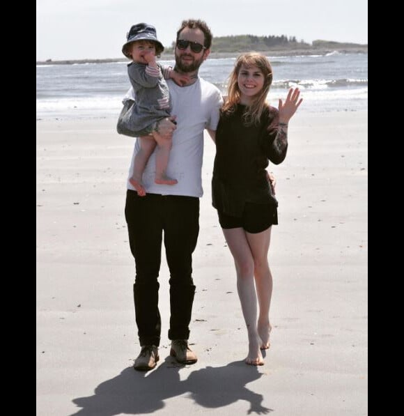 Alex Peyrat, le mari de Coeur de Pirate, a dévoilé cette ancienne photo à l'occasion des 4 ans de sa fille Romy. Instagram, août 2016.
