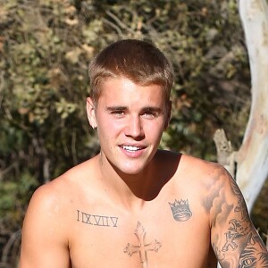 Justin Bieber se promène torse nu à Runyon Canyon à Hollywood le 3 septembre 2016.