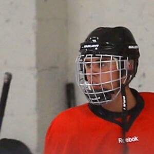 Exclusif - Justin Bieber joue au hockey sur glace à Los Angeles, le 30 août 2016