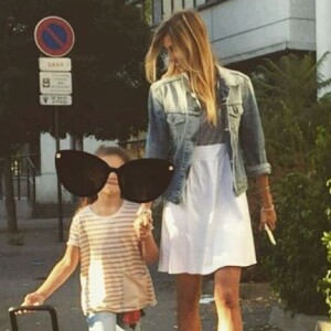 Alexandra Rosenfeld avec sa fille Ava pour la rentrée des classes, le 1er septembre 2016, sur Instagram