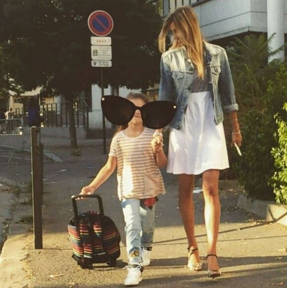 Alexandra Rosenfeld avec sa fille Ava pour la rentrée des classes, le 1er septembre 2016, sur Instagram