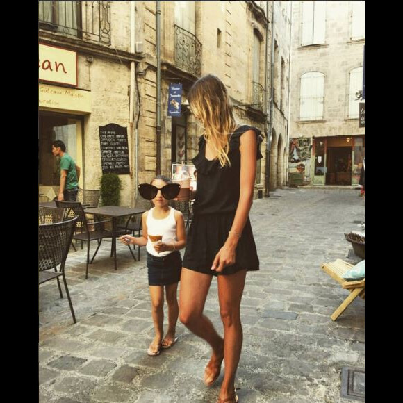 Alexandra Rosenfeld et Ava en vacances, sur Instagram, août 2016