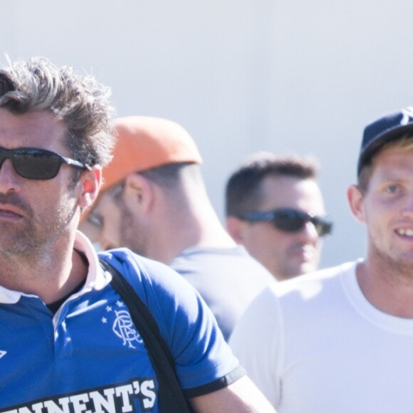 Patrick Dempsey encourage ses fils Sullivan et Darby lors d'un match de football dans un parc à Los Angeles. Sa femme Jillian est de la partie! Le 22 mai 2016