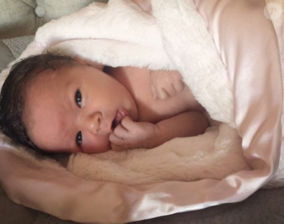 Lacey Chabert présente sa petite fille, née le 1er septembre 2016. Photo publiée sur Instagram.