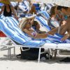Devon Windsor et son petit ami Johnny Dex profitent d'un après-midi ensoleillé sur la plage de Miami, le 5 septembre 2016.