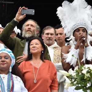 Exclusif - Vincent Cassel, Jeanne d'Hauteserre, maire du 8ème et Robertinho Chaves lors du "Lavage de la Madeleine" à Paris, le 4 septembre 2016