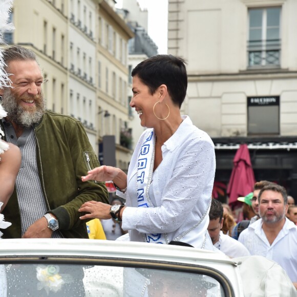 Exclusif - Robertinho Chaves, Vincent Cassel et Cristina Cordula lors du cortège du "Lavage de la Madeleine" à Paris, le 4 septembre 2016