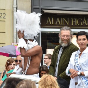 Exclusif - Robertinho Chaves, Vincent Cassel et Cristina Cordula lors du cortège du "Lavage de la Madeleine" à Paris, le 4 septembre 2016