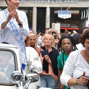 Exclusif - Robertinho Chaves, Vincent Cassel et Cristina Cordula lors du cortège du "Lavage de la Madeleine" à Paris, le 4 septembre 2016