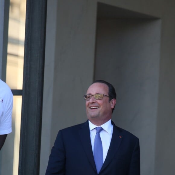 Teddy Riner, François Hollande et Michaël Jeremiasz - Les membres de la délégation olympique arrivent au palais de l'Elysée pour être reçu par le président de la République François Hollande pour une réception à Paris le 23 août 2016. La délégation vient de rentrer des Jeux Olympiques de Rio de Janeiro. © Denis Guignebourg/Bestimage