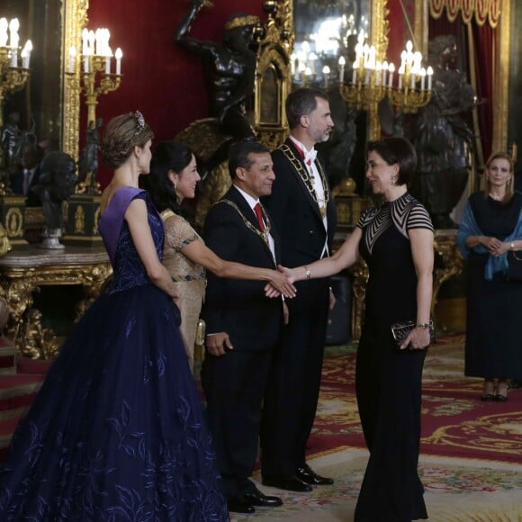 Le roi Felipe VI et la reine Letizia d'Espagne lors du dîner d'Etat organisé le 7 juillet 2015 à Madrid en l'honneur du président péruvien Ollanta Humala et sa femme Nadine.