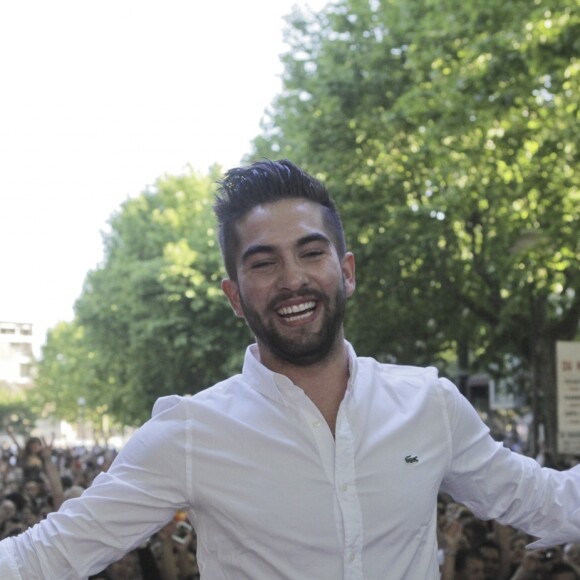 Kendji, vainqueur de l'émission "The Voice" de retour sur ses terres natales à Bergerac, le 17 mai 2014.