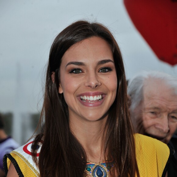 Marine Lorphelin (Miss France 2013) au  Départ de la 28e Course Du Coeur pour soutenir le don d'organes au Trocadero à Paris, le 2 avril 2014.