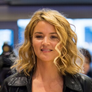 Exclusif - Virginie Efira arrive à l'avant-première du film "Victoria" à l'UGC Toison d'Or, à Bruxelles, Belgique, le 29 août 2016.