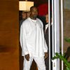Kim Kardashian (dans une tenue très sexy) et Kanye West sortent de leur hôtel à Miami Le 17 septembre 2016