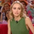 Lily Rose Depp sur le plateau de Vivement dimanche le 18 septembre 2016 sur France 2