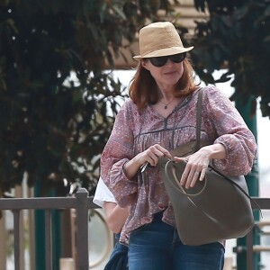 Exclusif - Marcia Cross a regardé sa fille Eden jouer un match de basket, en compagnie de son autre fille, Savannah. Son mari Tom Mahoney jouait le coach. Le 18 septembre 2016 à Los Angeles.