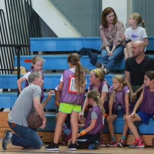 Exclusif - La star Marcia Cross a regardé sa fille Eden jouer un match de basket, en compagnie de son autre fille, Savannah. Son mari Tom Mahoney jouait le coach. Le 18 septembre 2016 à Los Angeles.