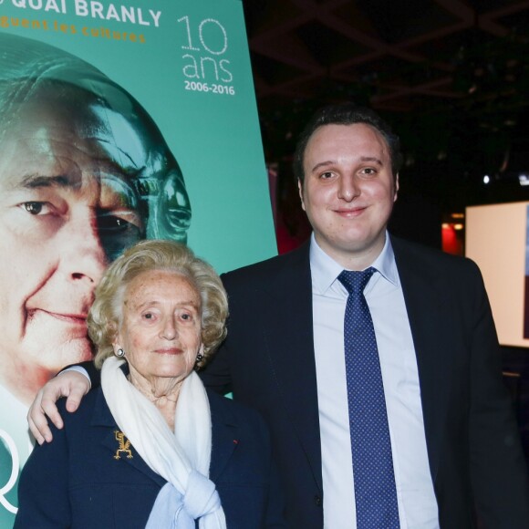 Bernadette Chirac et son petit-fils Martin Rey-Chirac lors de l'inauguration de l'exposition "Jacques Chirac ou le dialogue des cultures" au musée du Quai Branly à Paris, le 20 juin 2016. © Olivier Borde/Bestimage