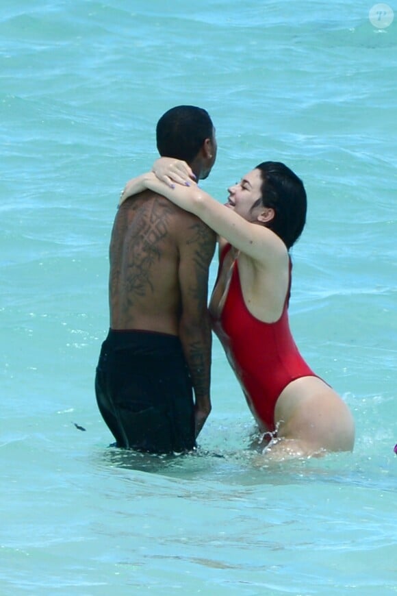 Kylie Jenner et son compagnon Tyga - Anniversaire très sexy pour Kylie Jenner aux Bahamas le 12 août 2016.