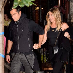 Jennifer Aniston et son mari Justin Theroux à la sortie du restaurant Smile à New York, le 24 septembre 2016.