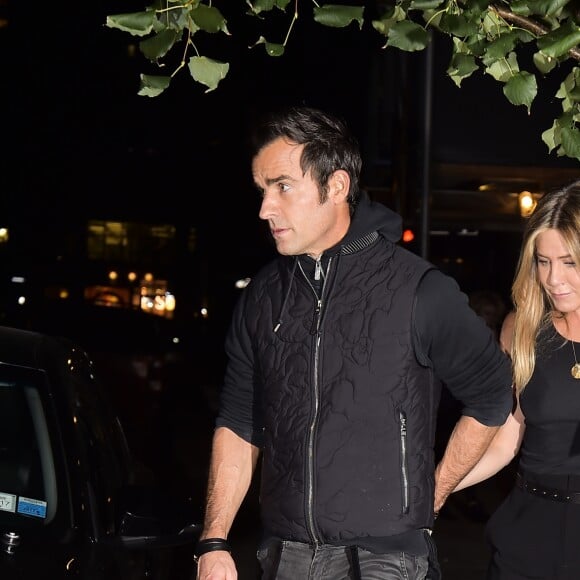 Jennifer Aniston et son mari Justin Theroux à la sortie du restaurant Smile à New York, le 24 septembre 2016.