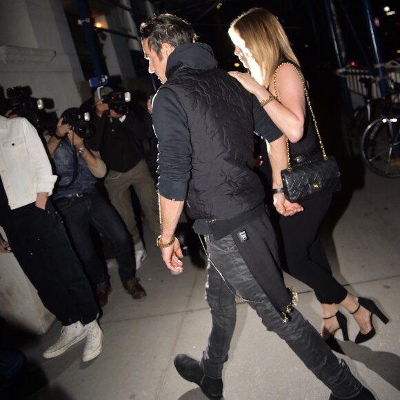 Jennifer Aniston et son mari Justin Theroux à la sortie du restaurant Smile à New York, le 24 septembre 2016.