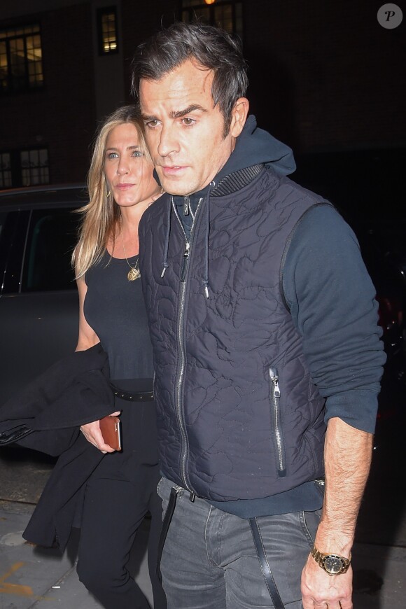 Jennifer Aniston et son mari Justin Theroux à la sortie du restaurant Smile à New York, le 24 septembre 2016.