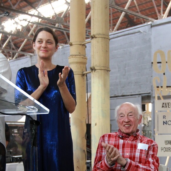 Exclusif - L'actrice Marion Cotillard et le philosophe Edgar Morin (Edgar Nahoum) lancent l'opération écologie internationale "Darwin Alerte" pour protéger la planète, à Bordeaux, France, le 10 septembre 2016, à l'occasion du "Ocean Climax" qui plaide pendant 3 jours avec conférences et concerts pour la défense des océans et de l’environnement. © Bernard- Cottereau/Bestimage