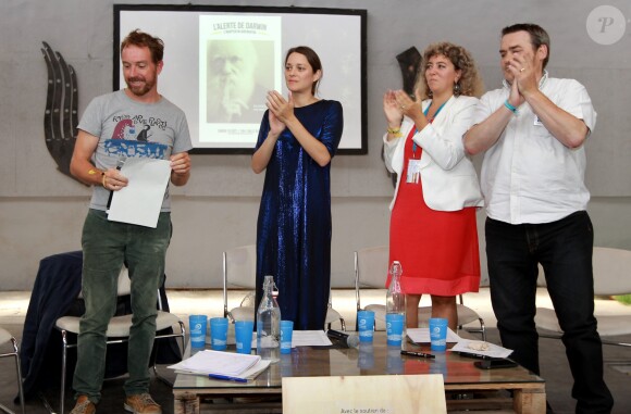 Exclusif - L'actrice Marion Cotillard lance l'opération écologie internationale "Darwin Alerte" pour protéger la planète, à Bordeaux, France, le 10 septembre 2016, à l'occasion du "Ocean Climax" qui plaide pendant 3 jours avec conférences et concerts pour la défense des océans et de l’environnement. © Bernard- Cottereau/Bestimage