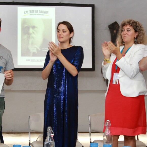 Exclusif - L'actrice Marion Cotillard lance l'opération écologie internationale "Darwin Alerte" pour protéger la planète, à Bordeaux, France, le 10 septembre 2016, à l'occasion du "Ocean Climax" qui plaide pendant 3 jours avec conférences et concerts pour la défense des océans et de l’environnement. © Bernard- Cottereau/Bestimage