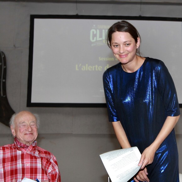 Exclusif - L'actrice Marion Cotillard et le philosophe Edgar Morin (Edgar Nahoum) lancent l'opération écologie internationale "Darwin Alerte" pour protéger la planète, à Bordeaux, le 10 septembre 2016, à l'occasion du "Ocean Climax" qui plaide pendant 3 jours avec conférences et concerts pour la défense des océans et de l’environnement. © Bernard- Cottereau/Bestimage