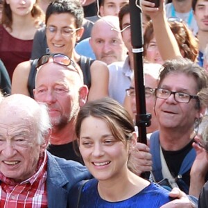 Exclusif - L'actrice Marion Cotillard et le philosophe Edgar Morin (Edgar Nahoum) lancent l'opération écologie internationale "Darwin Alerte" pour protéger la planète, à Bordeaux, France, le 10 septembre 2016, à l'occasion du "Ocean Climax" qui plaide pendant 3 jours avec conférences et concerts pour la défense des océans et de l’environnement. © Bernard- Cottereau/Bestimage