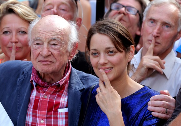 Exclusif - L'actrice Marion Cotillard et le philosophe Edgar Morin (Edgar Nahoum) lancent l'opération écologie internationale "Darwin Alerte" pour protéger la planète, à Bordeaux, France, le 10 septembre 2016, à l'occasion du "Ocean Climax". © Bernard- Cottereau/Bestimage