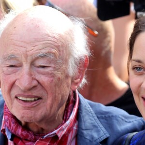 Exclusif - L'actrice Marion Cotillard et le philosophe Edgar Morin (Edgar Nahoum) lancent l'opération écologie internationale "Darwin Alerte" pour protéger la planète, à Bordeaux, France, le 10 septembre 2016, à l'occasion du "Ocean Climax" qui plaide pendant 3 jours avec conférences et concerts pour la défense des océans et de l’environnement. © Bernard- Cottereau/Bestimage