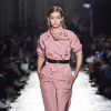 Gigi Hadid au Défilé de mode Bottega Veneta collection prêt-à-porter Printemps/Eté 2017 lors de la fashion week à Milan, le 23 septembre 2016